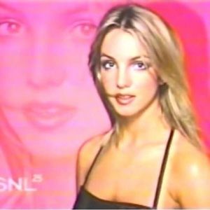 Meet your Posher, Eleecya